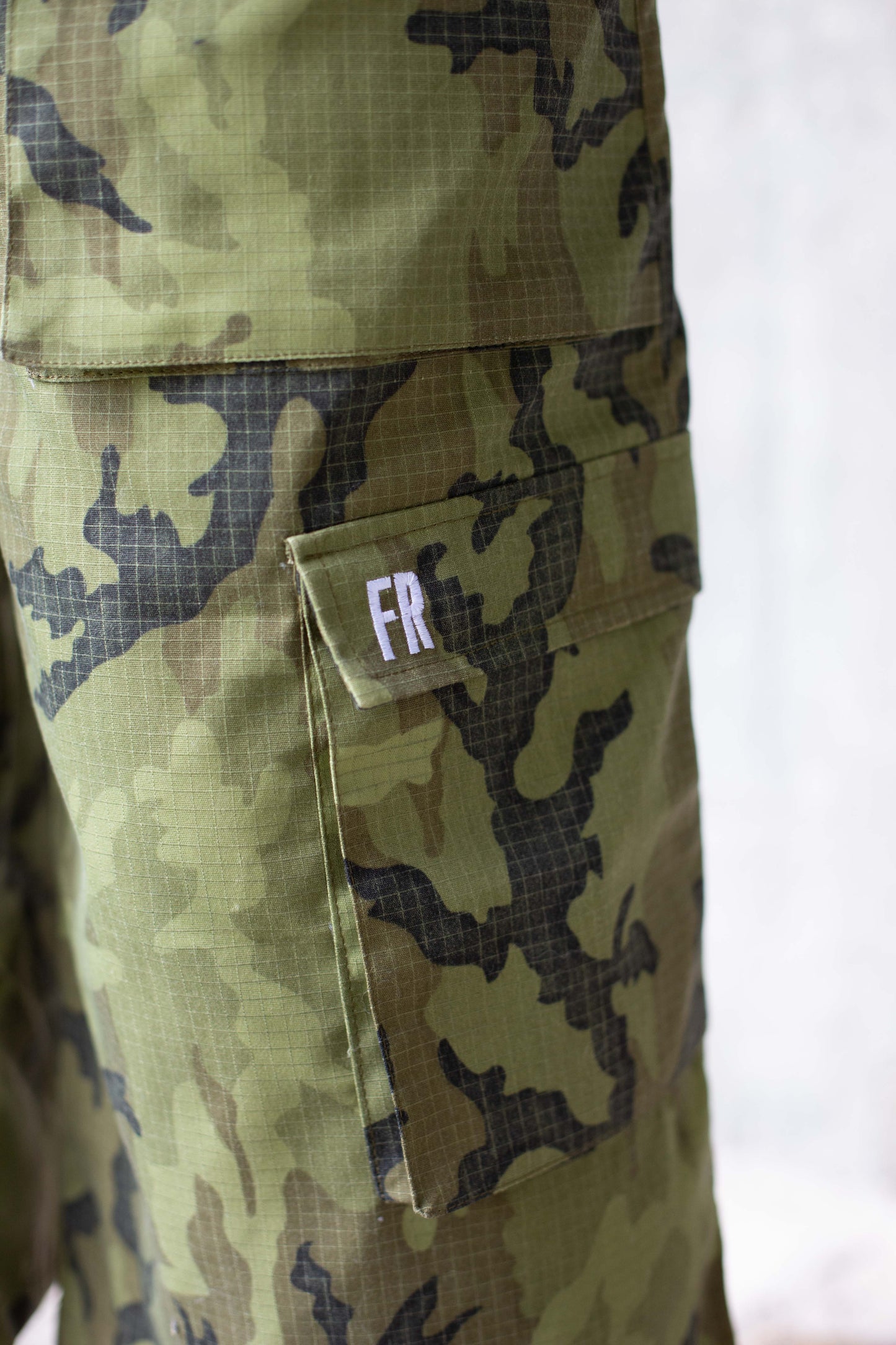 GREEN CAMO CARGO PANTS OVERSIZE OVERLENGHT FRONT ROW STREETWEAR PANTS